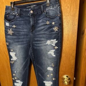 Chico’s Size 1 Distressed Jeggings